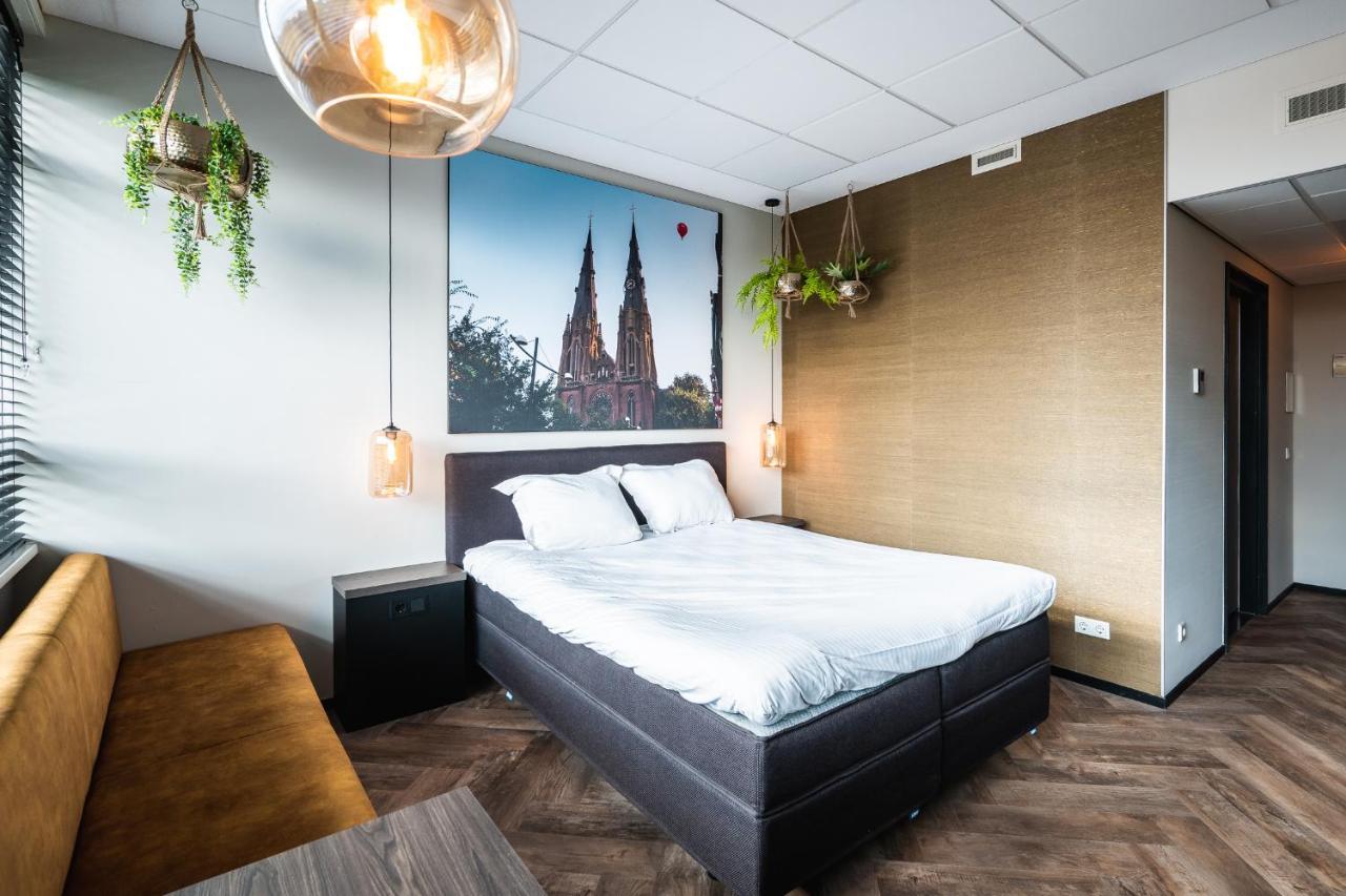 Onderwijshotel De Rooi Pannen Eindhoven Exterior foto
