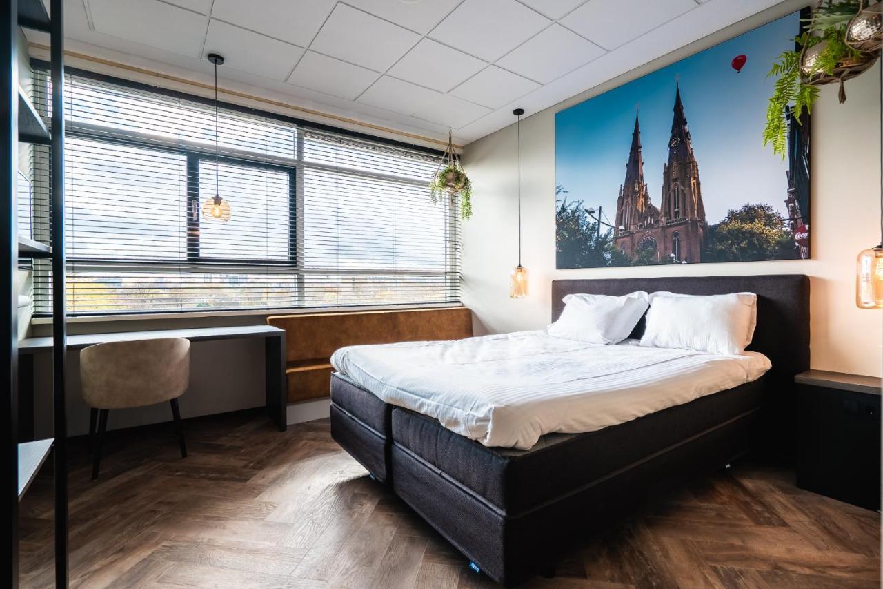 Onderwijshotel De Rooi Pannen Eindhoven Exterior foto